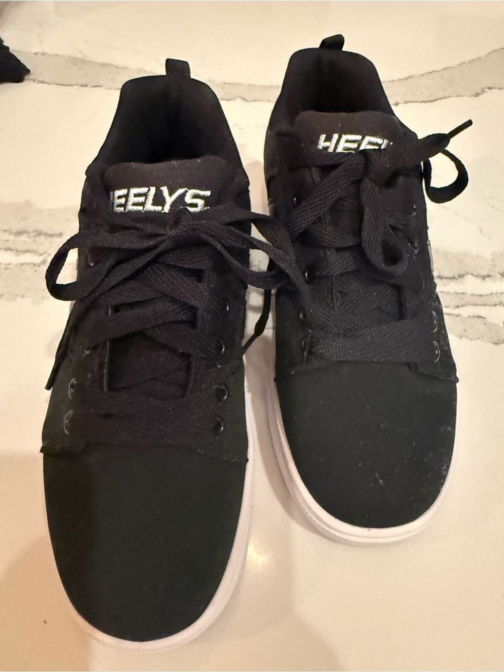 Heelys Racer Black White Wheeled Skate Shoes Youth Size 5 NWOT